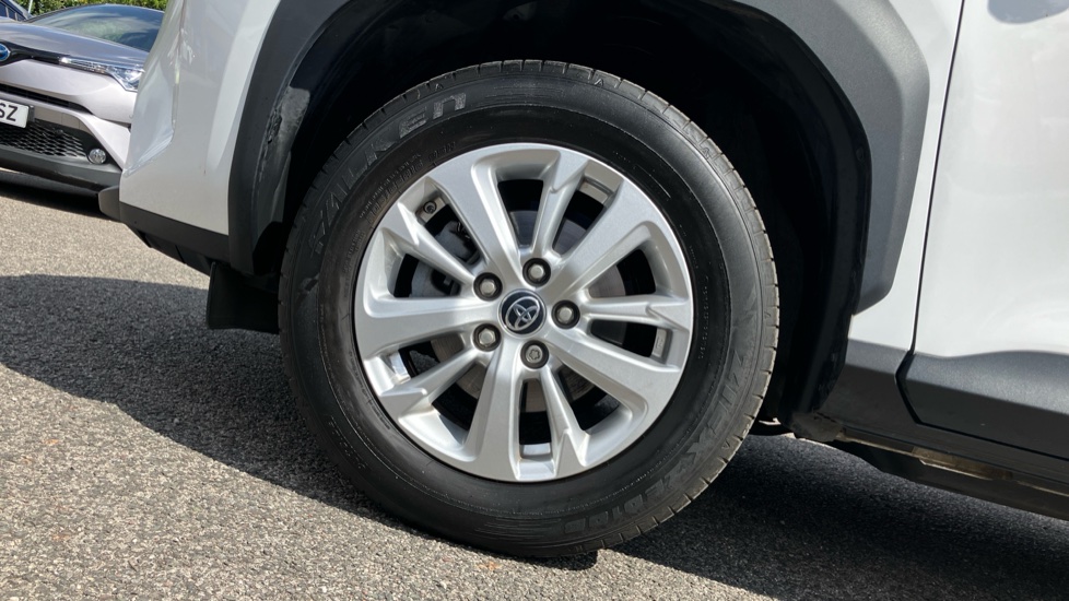 Toyota Yaris Cross 1.5 Hybrid Icon 5dr CVT Hybrid Estate - Image 25