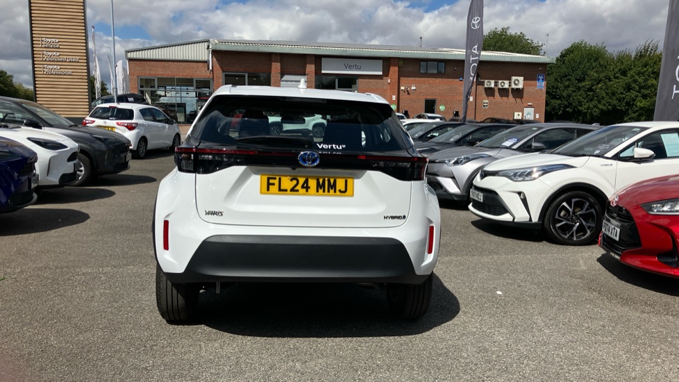 Toyota Yaris Cross 1.5 Hybrid Icon 5dr CVT Hybrid Estate - Image 26