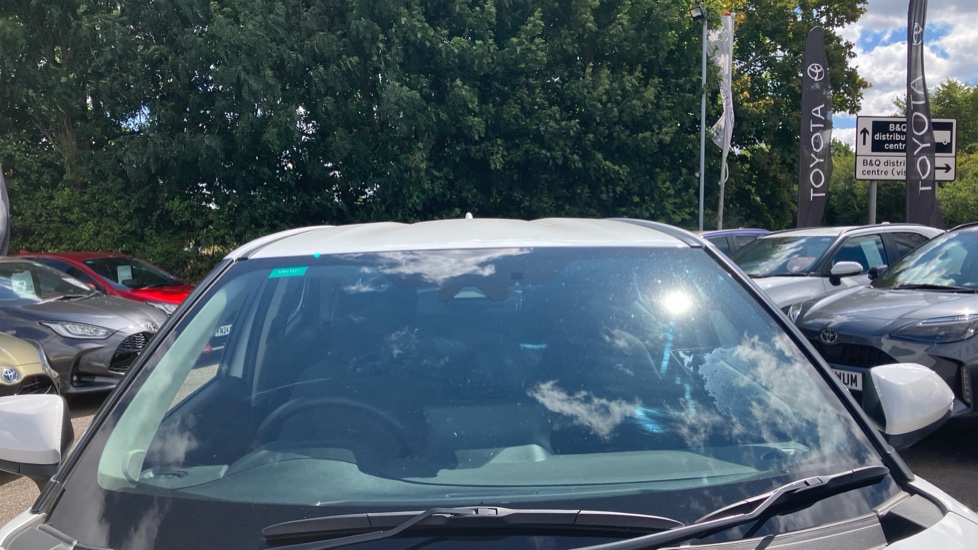 Toyota Yaris Cross 1.5 Hybrid Icon 5dr CVT Hybrid Estate - Image 29