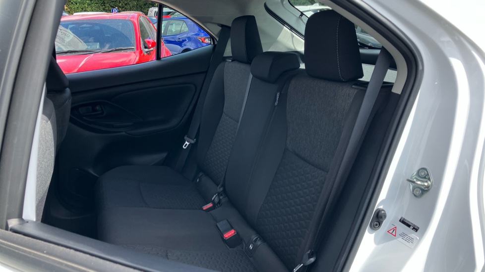 Toyota Yaris Cross 1.5 Hybrid Icon 5dr CVT Hybrid Estate - Image 52
