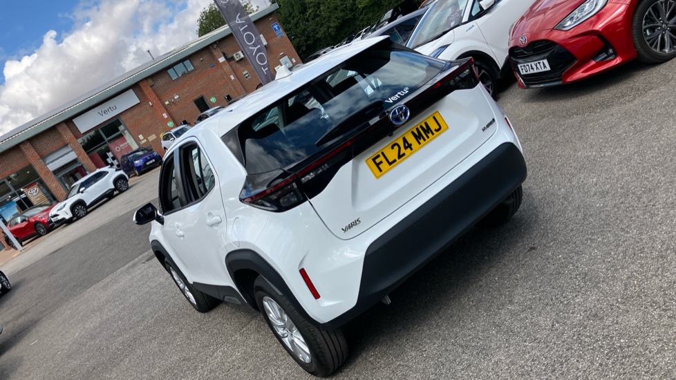 Toyota Yaris Cross 1.5 Hybrid Icon 5dr CVT Hybrid Estate - Image 57