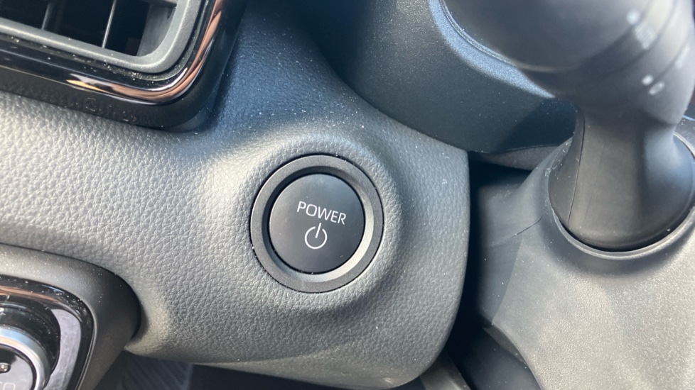 Toyota Yaris 1.5 Hybrid Excel 5dr CVT Hybrid Hatchback - Image 16
