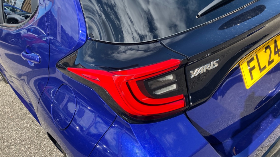 Toyota Yaris 1.5 Hybrid Excel 5dr CVT Hybrid Hatchback - Image 21