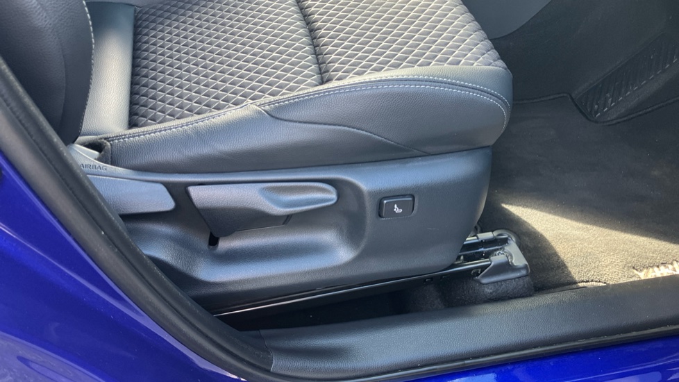 Toyota Yaris 1.5 Hybrid Excel 5dr CVT Hybrid Hatchback - Image 30