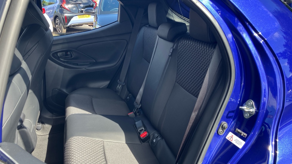 Toyota Yaris 1.5 Hybrid Excel 5dr CVT Hybrid Hatchback - Image 64