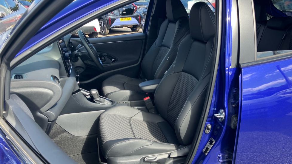 Toyota Yaris 1.5 Hybrid Excel 5dr CVT Hybrid Hatchback - Image 65