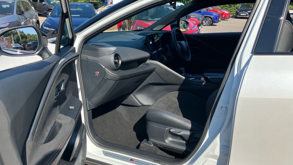 Toyota C-HR 2.0 PHEV GR Sport 5dr CVT Hatchback - Image 5