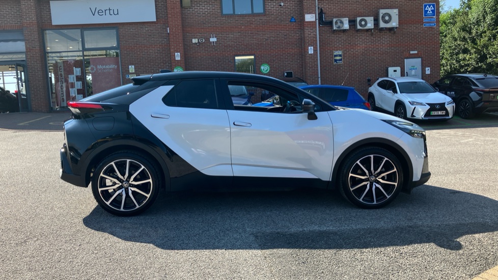 Toyota C-HR 2.0 PHEV GR Sport 5dr CVT Hatchback - Image 23