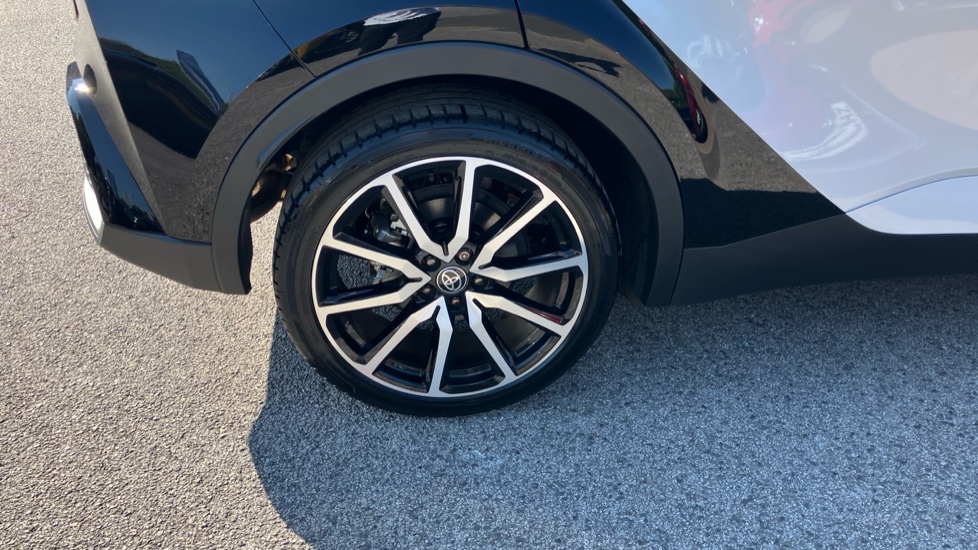 Toyota C-HR 2.0 PHEV GR Sport 5dr CVT Hatchback - Image 60