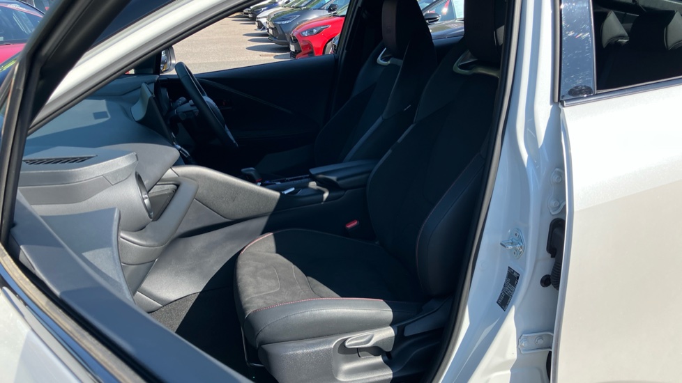 Toyota C-HR 2.0 PHEV GR Sport 5dr CVT Hatchback - Image 68