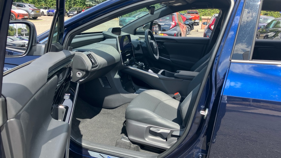 Toyota bZ4X 160kW Vision 71.4kWh 5dr Auto AWD Electric Hatchback - Image 5