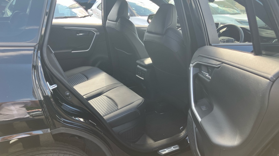 Toyota RAV4 2.5 VVT-i Hybrid Black Edition 5dr CVT 2WD Hybrid Estate - Image 8