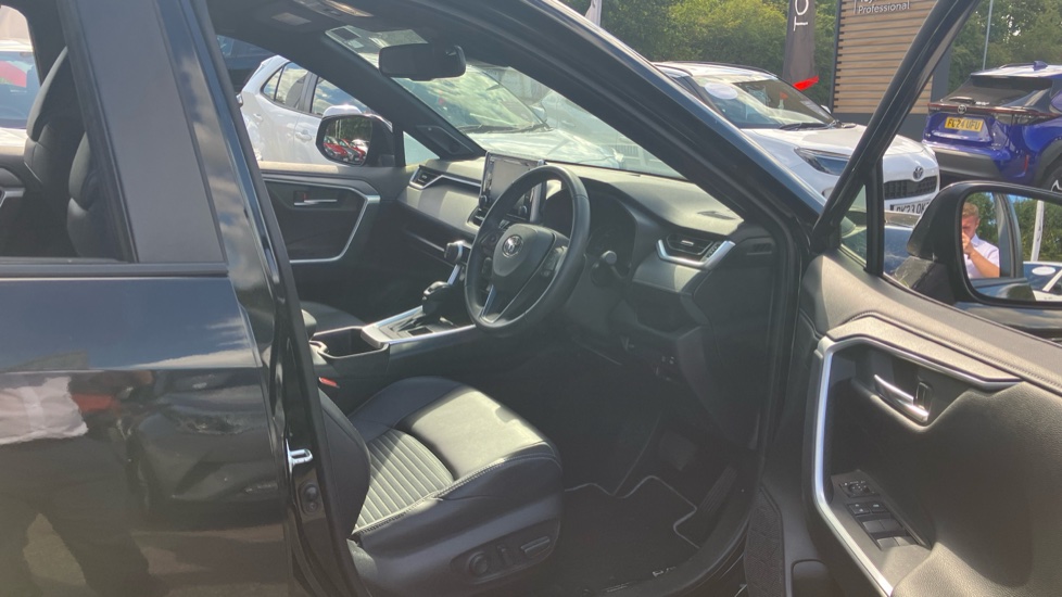 Toyota RAV4 2.5 VVT-i Hybrid Black Edition 5dr CVT 2WD Hybrid Estate - Image 12