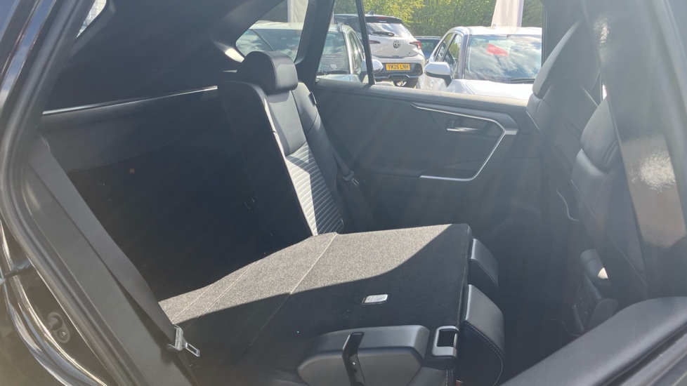 Toyota RAV4 2.5 VVT-i Hybrid Black Edition 5dr CVT 2WD Hybrid Estate - Image 18