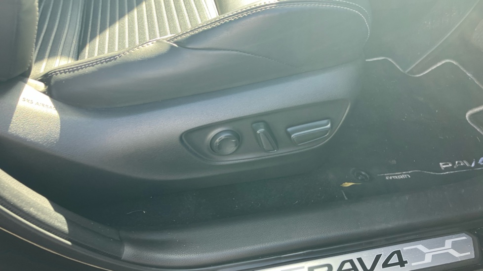 Toyota RAV4 2.5 VVT-i Hybrid Black Edition 5dr CVT 2WD Hybrid Estate - Image 30