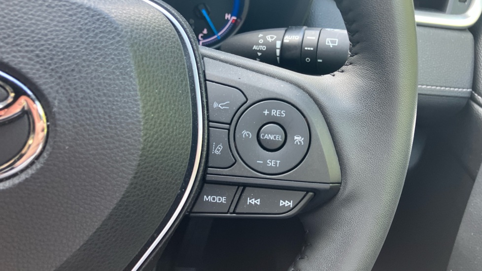 Toyota RAV4 2.5 VVT-i Hybrid Black Edition 5dr CVT 2WD Hybrid Estate - Image 32