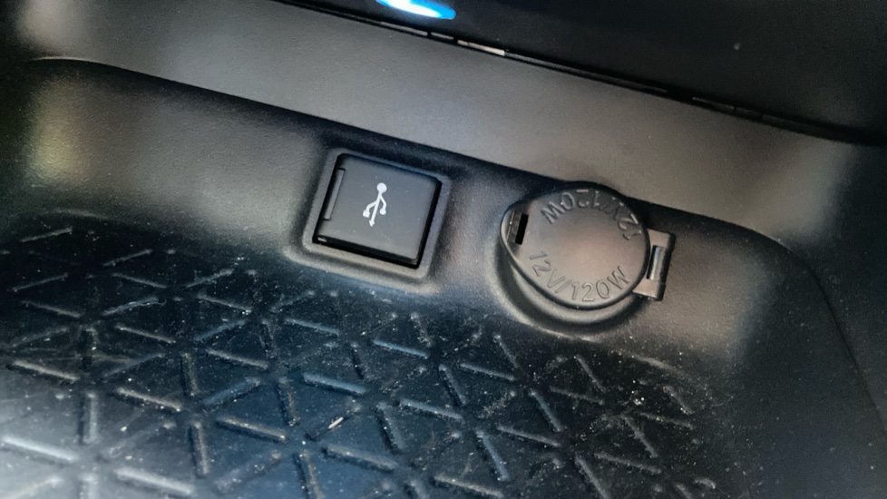 Toyota RAV4 2.5 VVT-i Hybrid Black Edition 5dr CVT 2WD Hybrid Estate - Image 40