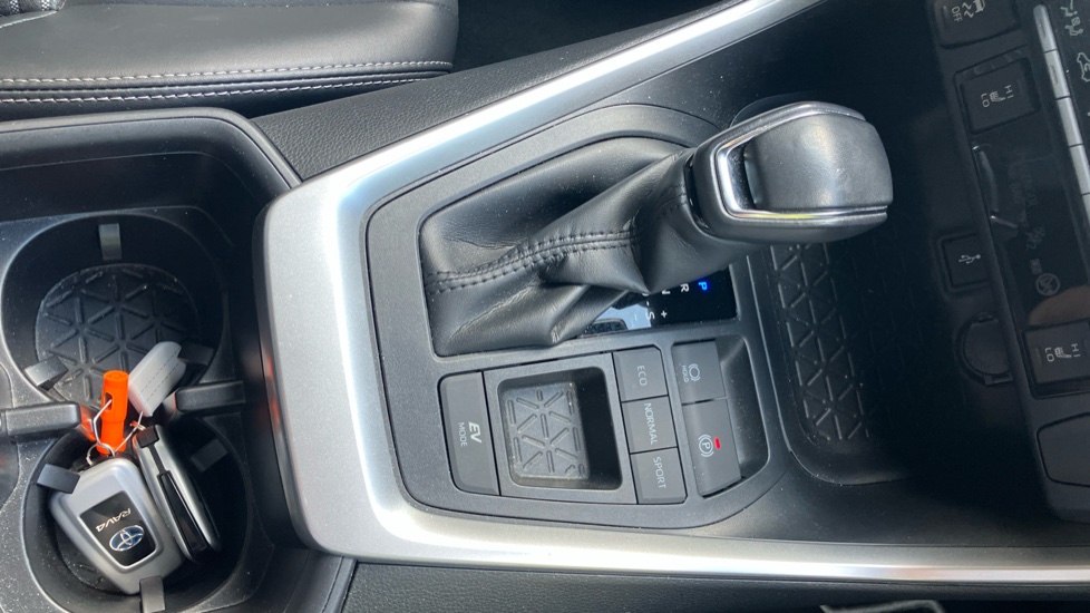 Toyota RAV4 2.5 VVT-i Hybrid Black Edition 5dr CVT 2WD Hybrid Estate - Image 72