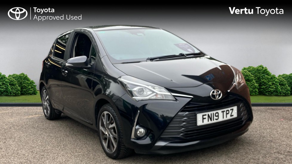 Toyota Yaris 1.5 VVT-i Y20 5dr [Bi-tone] Petrol Hatchback - Image 1