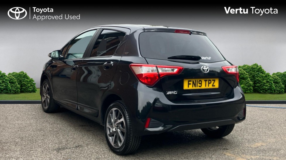 Toyota Yaris 1.5 VVT-i Y20 5dr [Bi-tone] Petrol Hatchback - Image 4