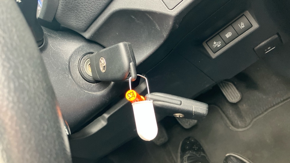 Toyota Yaris 1.5 VVT-i Y20 5dr [Bi-tone] Petrol Hatchback - Image 16