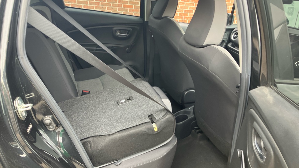 Toyota Yaris 1.5 VVT-i Y20 5dr [Bi-tone] Petrol Hatchback - Image 18