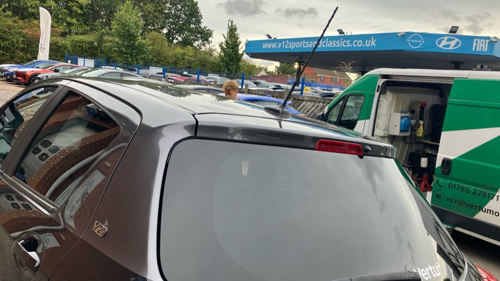 Toyota Yaris 1.5 VVT-i Y20 5dr [Bi-tone] Petrol Hatchback - Image 31
