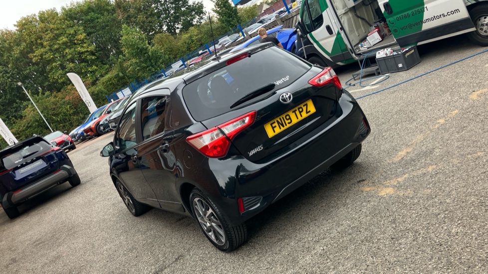 Toyota Yaris 1.5 VVT-i Y20 5dr [Bi-tone] Petrol Hatchback - Image 52