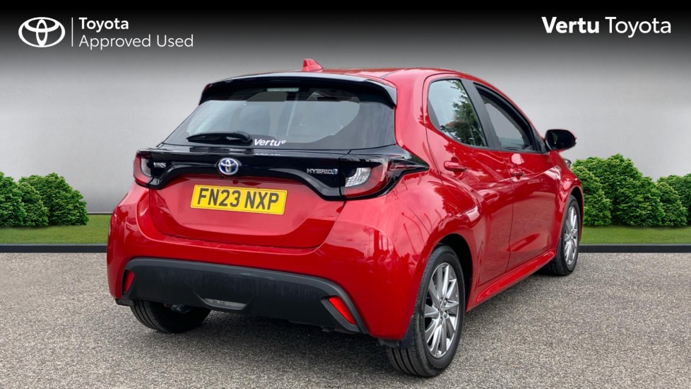 Toyota Yaris 1.5 Hybrid Icon 5dr CVT Hybrid Hatchback - Image 2