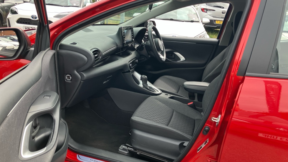 Toyota Yaris 1.5 Hybrid Icon 5dr CVT Hybrid Hatchback - Image 5