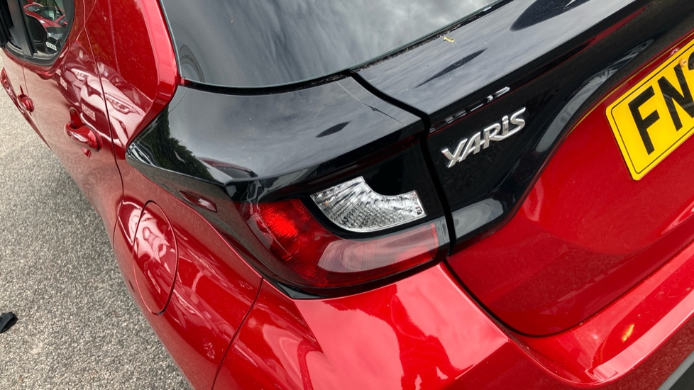 Toyota Yaris 1.5 Hybrid Icon 5dr CVT Hybrid Hatchback - Image 21
