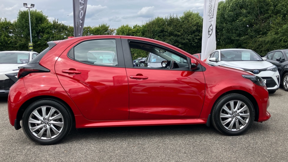 Toyota Yaris 1.5 Hybrid Icon 5dr CVT Hybrid Hatchback - Image 23