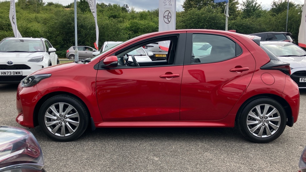 Toyota Yaris 1.5 Hybrid Icon 5dr CVT Hybrid Hatchback - Image 24