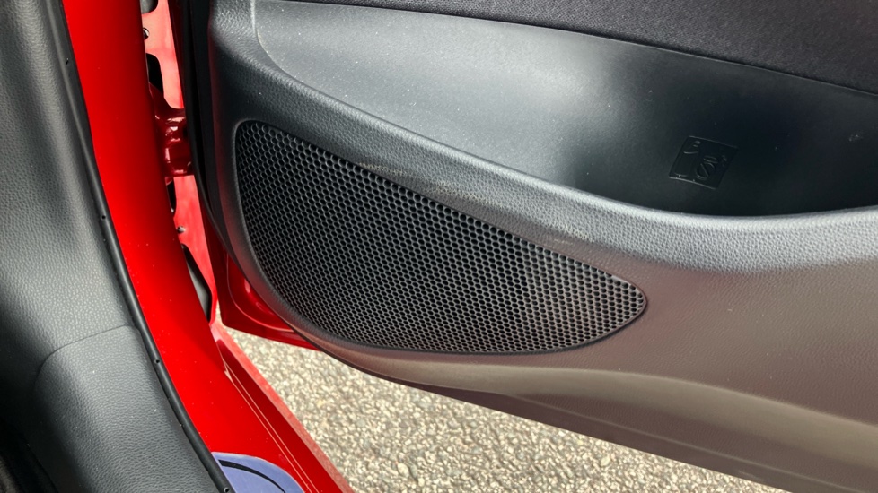 Toyota Yaris 1.5 Hybrid Icon 5dr CVT Hybrid Hatchback - Image 40