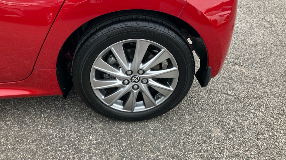 Toyota Yaris 1.5 Hybrid Icon 5dr CVT Hybrid Hatchback - Image 56