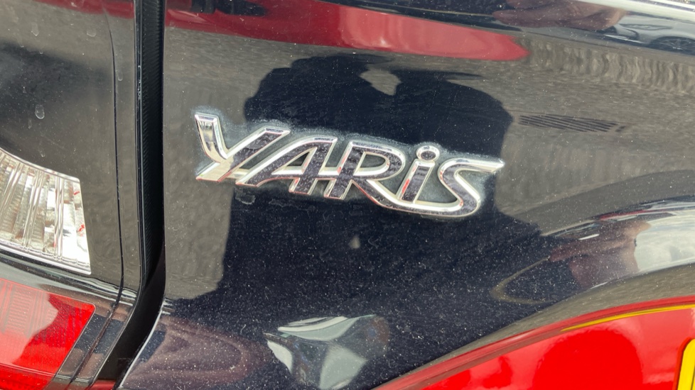 Toyota Yaris 1.5 Hybrid Icon 5dr CVT Hybrid Hatchback - Image 57