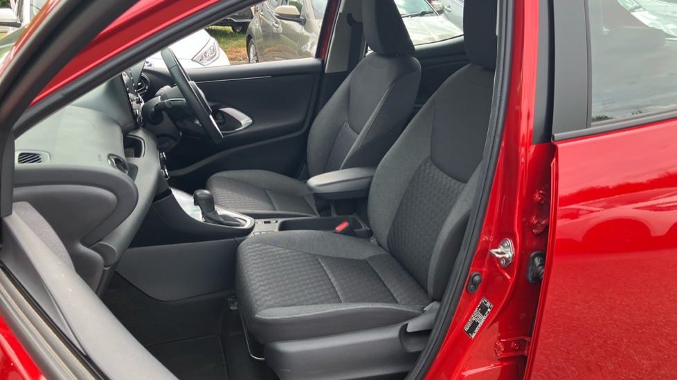Toyota Yaris 1.5 Hybrid Icon 5dr CVT Hybrid Hatchback - Image 62