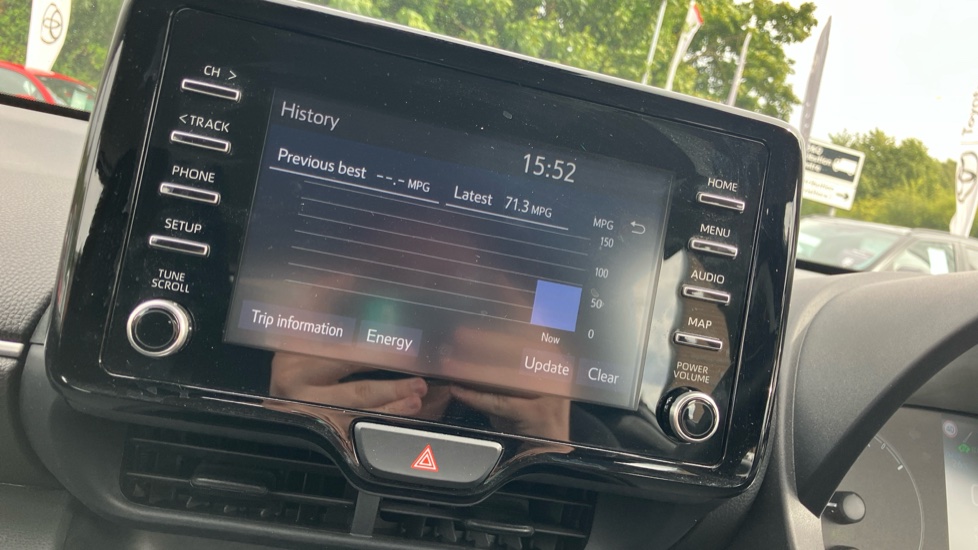 Toyota Yaris 1.5 Hybrid Icon 5dr CVT Hybrid Hatchback - Image 69