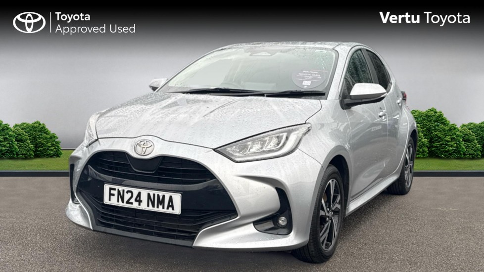 Toyota Yaris 1.5 Hybrid Design 5dr CVT Hybrid Hatchback - Image 3