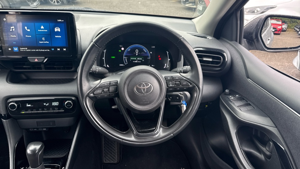 Toyota Yaris 1.5 Hybrid Design 5dr CVT Hybrid Hatchback - Image 7