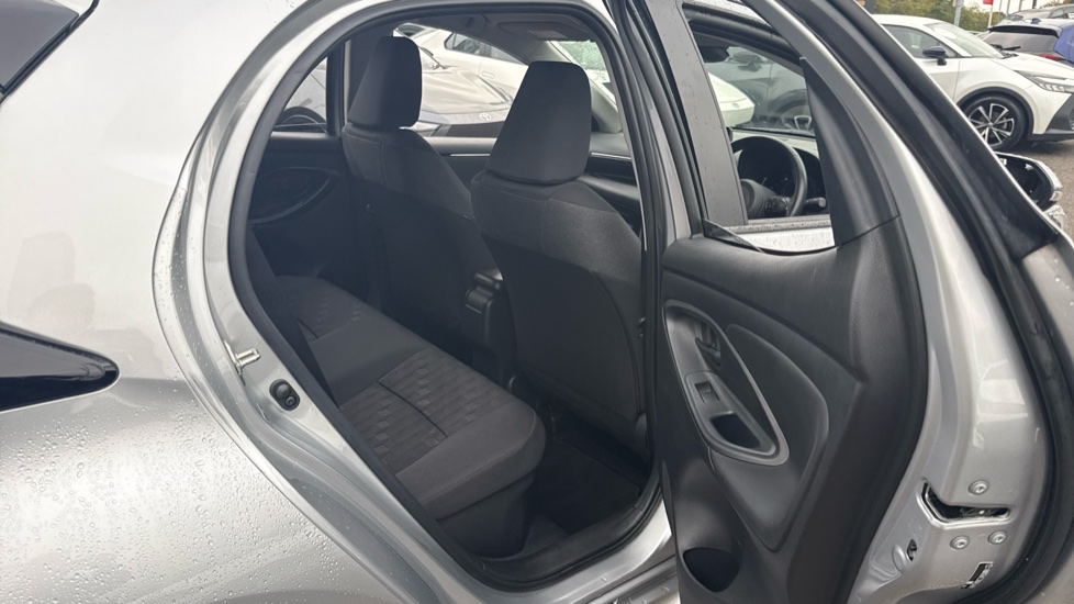 Toyota Yaris 1.5 Hybrid Design 5dr CVT Hybrid Hatchback - Image 8