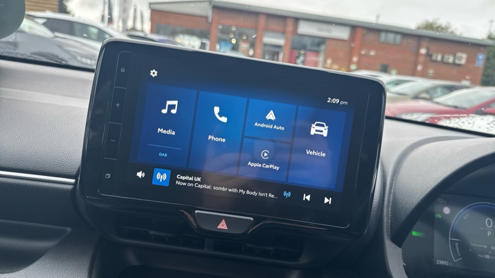 Toyota Yaris 1.5 Hybrid Design 5dr CVT Hybrid Hatchback - Image 9