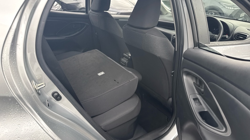 Toyota Yaris 1.5 Hybrid Design 5dr CVT Hybrid Hatchback - Image 18