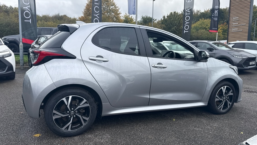 Toyota Yaris 1.5 Hybrid Design 5dr CVT Hybrid Hatchback - Image 23