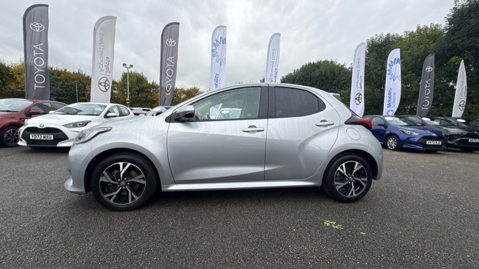 Toyota Yaris 1.5 Hybrid Design 5dr CVT Hybrid Hatchback - Image 24