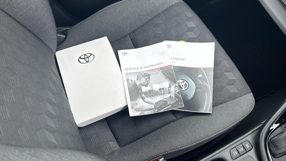 Toyota Yaris 1.5 Hybrid Design 5dr CVT Hybrid Hatchback - Image 27