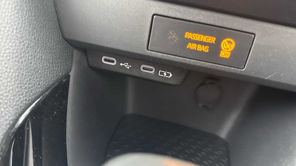 Toyota Yaris 1.5 Hybrid Design 5dr CVT Hybrid Hatchback - Image 38