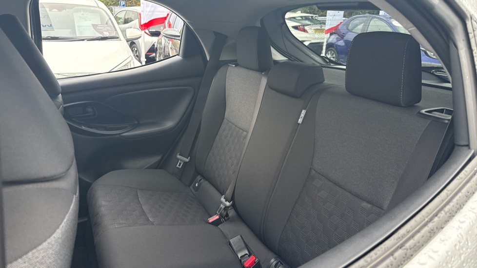 Toyota Yaris 1.5 Hybrid Design 5dr CVT Hybrid Hatchback - Image 41
