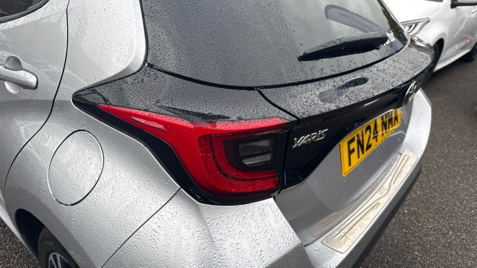 Toyota Yaris 1.5 Hybrid Design 5dr CVT Hybrid Hatchback - Image 42