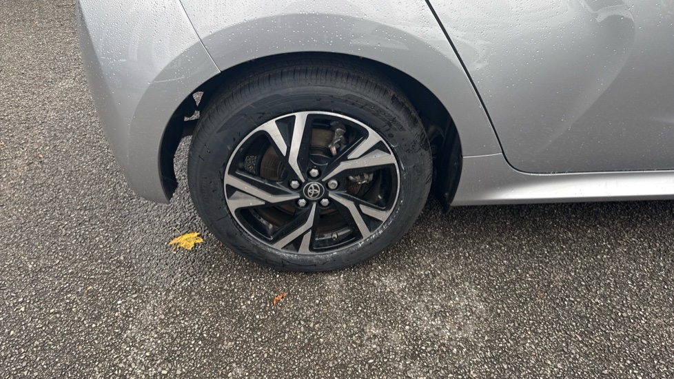 Toyota Yaris 1.5 Hybrid Design 5dr CVT Hybrid Hatchback - Image 54